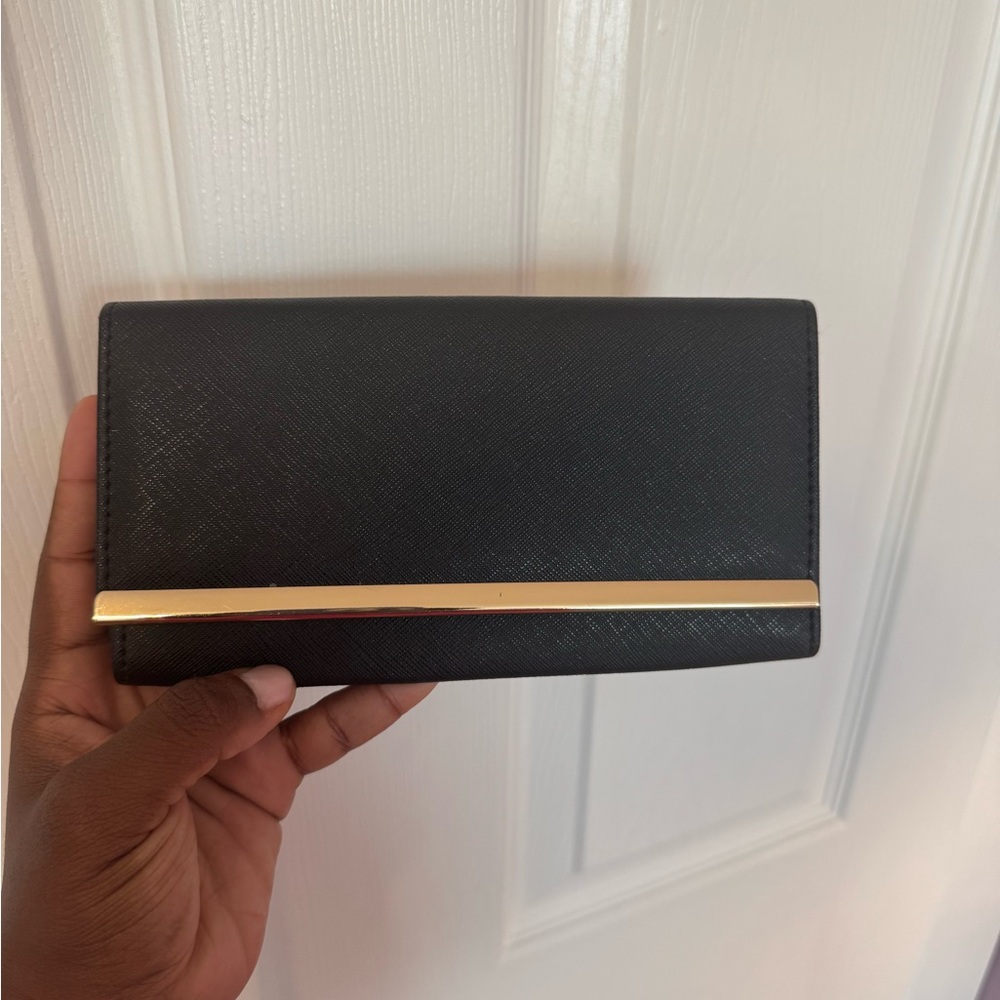 Elegant Black Wallet with Gold Accent